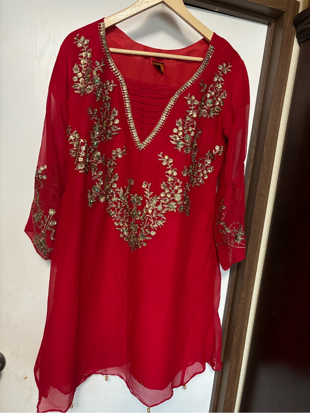 Red Sharara 3 PCs sharara party wedding suites - Picture 2 of 5